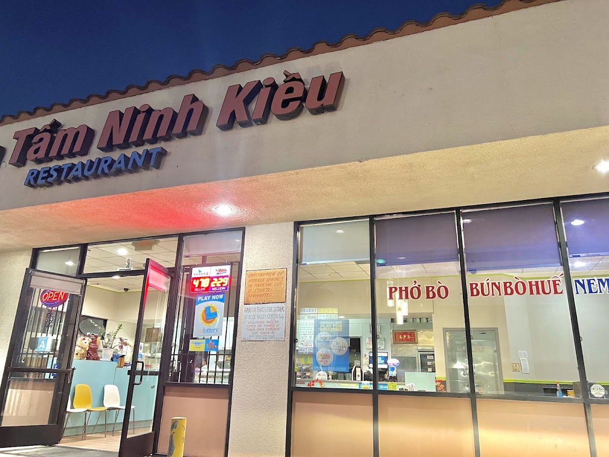 Com Tam Ninh Kieu